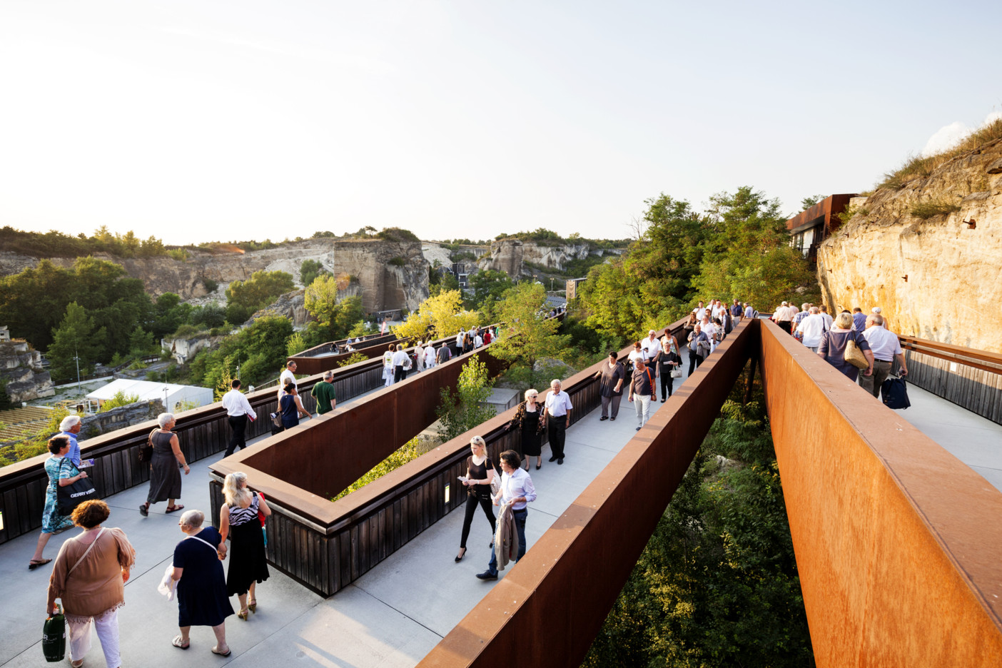 (c) Renée del Missier